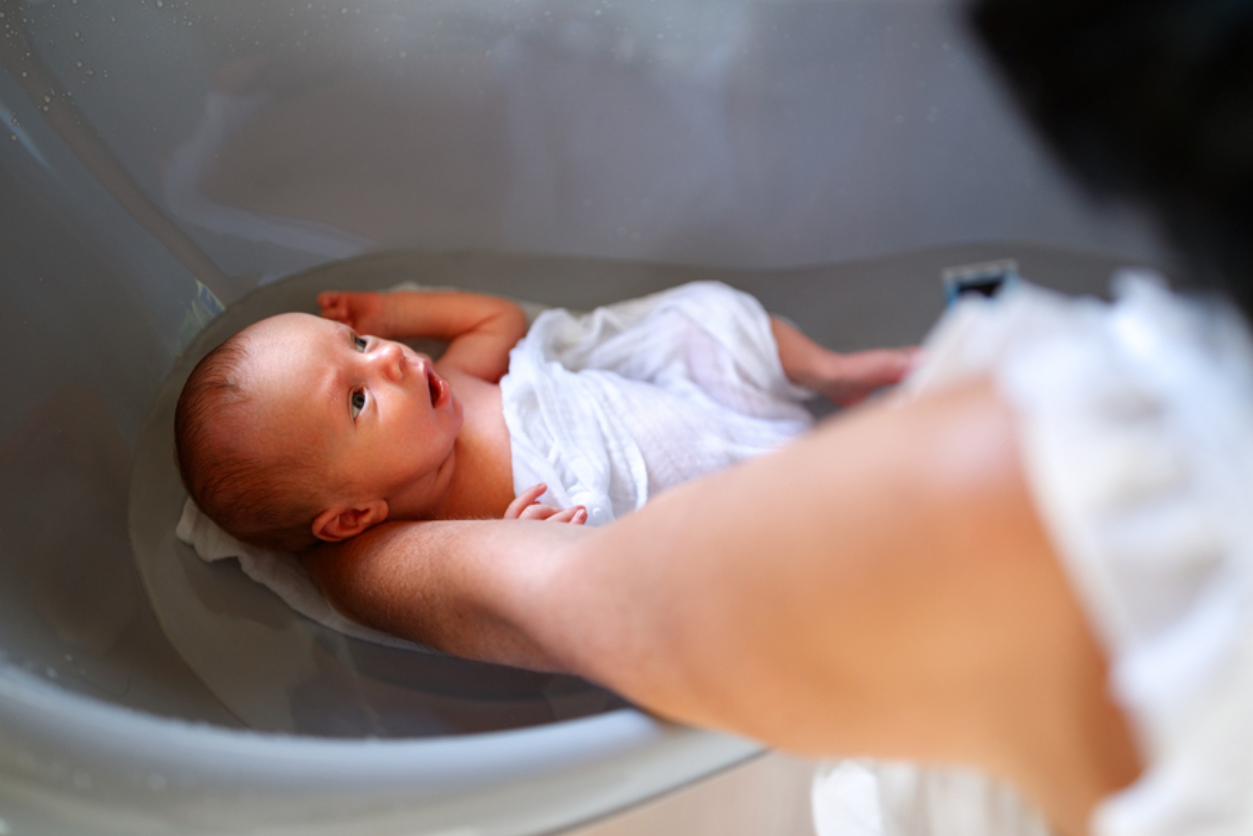 Petits soins bébé - Retour à la maison - Rythme du nouveau-né 